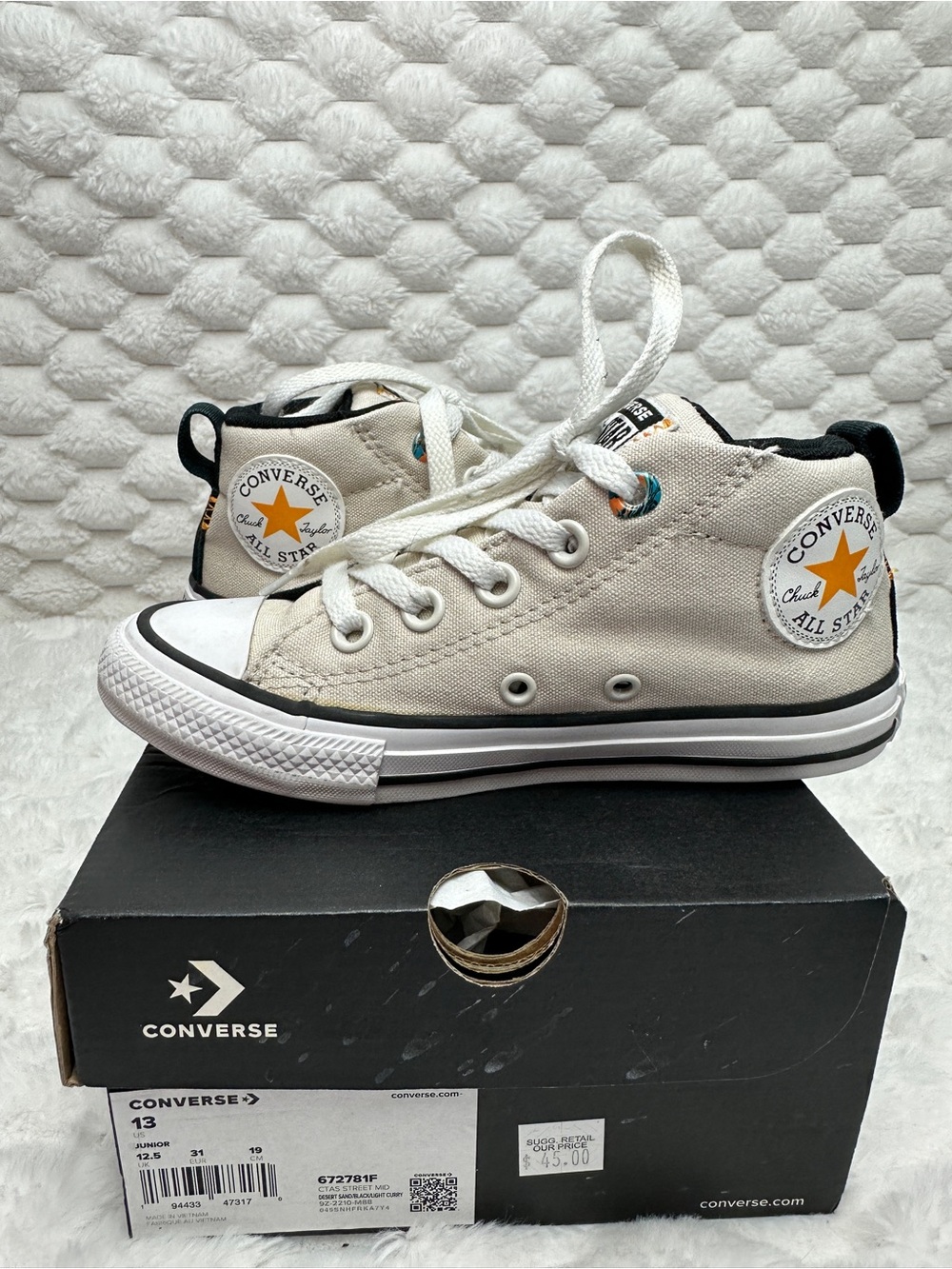 Converse Mid-Top Sneakers in Off-White/Cream Size 13